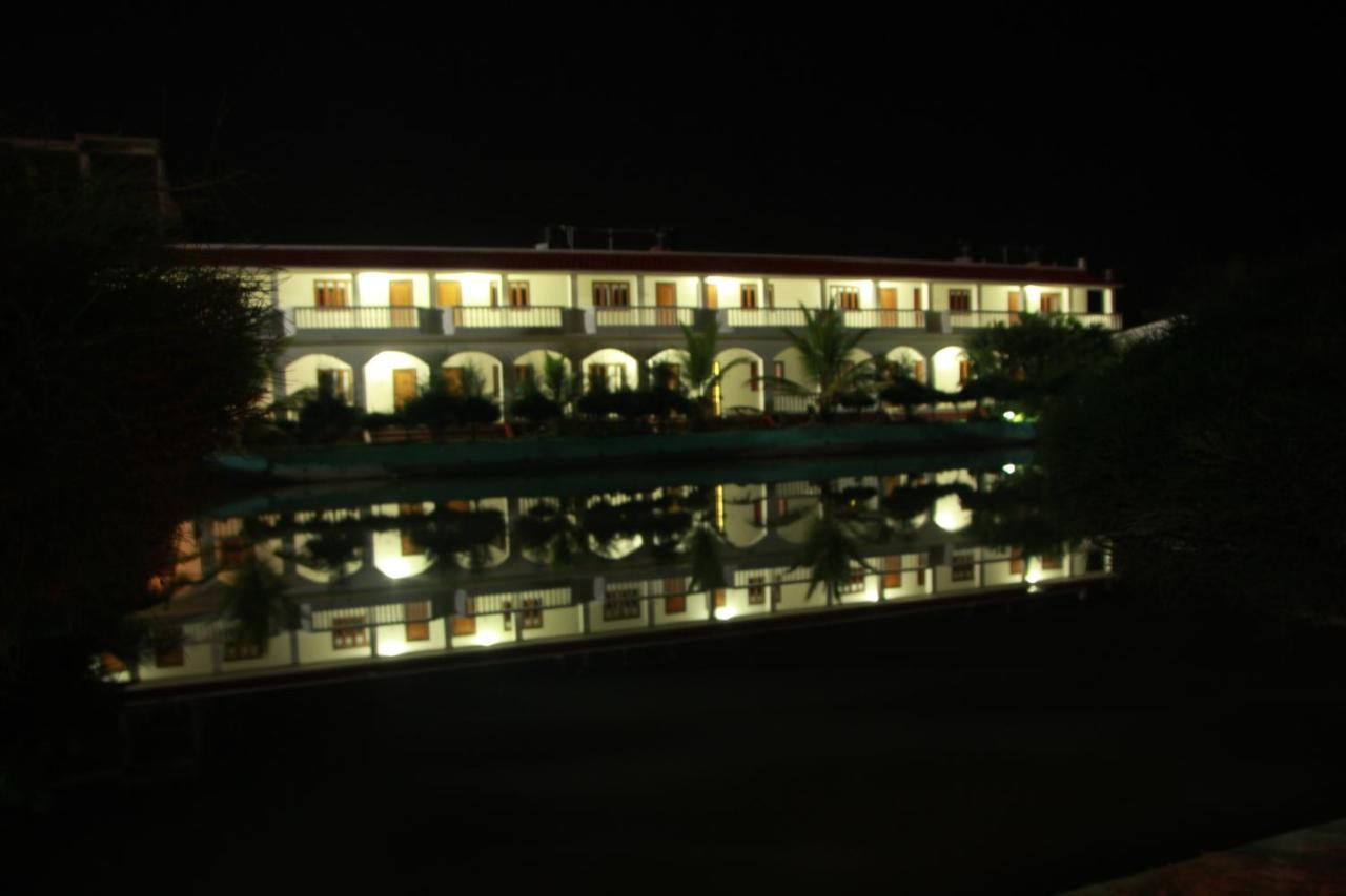 מנדרמוני Debraj Beach Resort מראה חיצוני תמונה